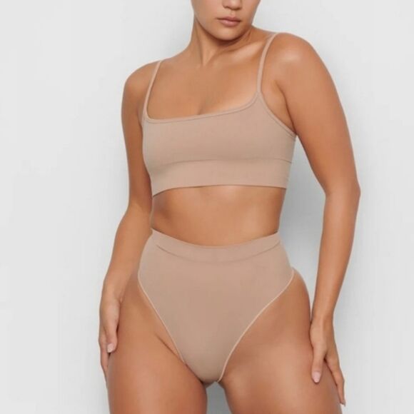 COPY - Skims Seamless Sculpt Mid Waist Thong NWT/NWOT ALL new - Picture 1 of 16